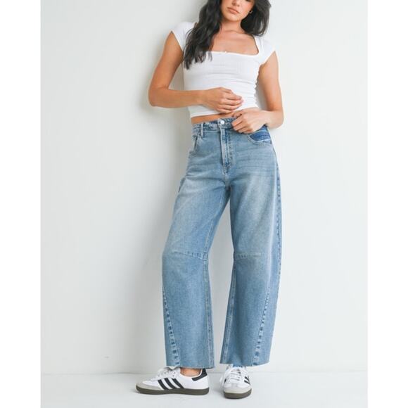 Just Black Denim - Barrel Jean With Seams | Light Blue size 28, 29 - Picture 1 of 4